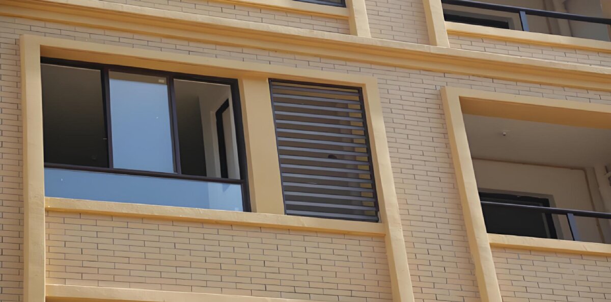 房屋外墻門窗滲水、開裂修繕！(圖1)